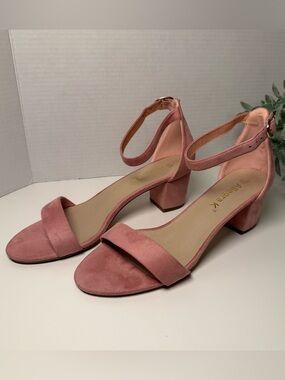 Light pink heeled sandals 👡